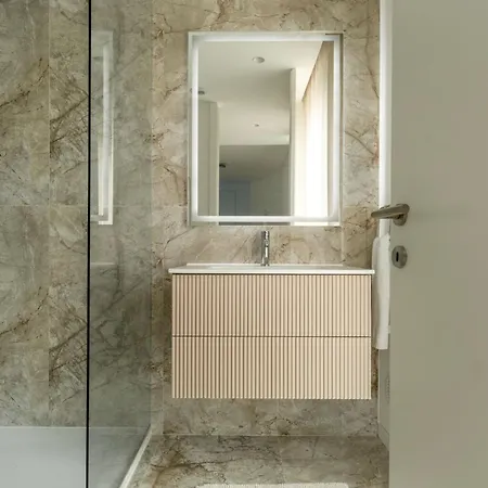 아파트 Luxury With Pool & Sauna - 24a 로리냐