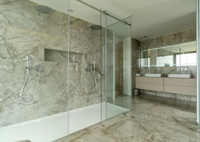 아파트 Luxury With Pool & Sauna - 24a