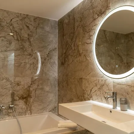 Apartment Luxury With Pool & Sauna - 24a