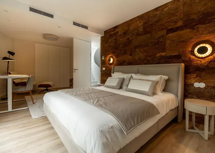 Luxury With Pool & Sauna - 24a *